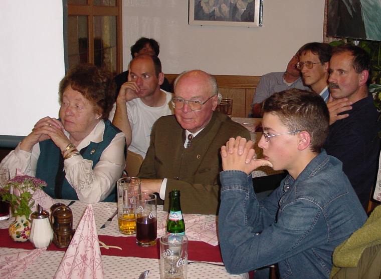 Eines der Grndungsmitglieder war Herr Scholl